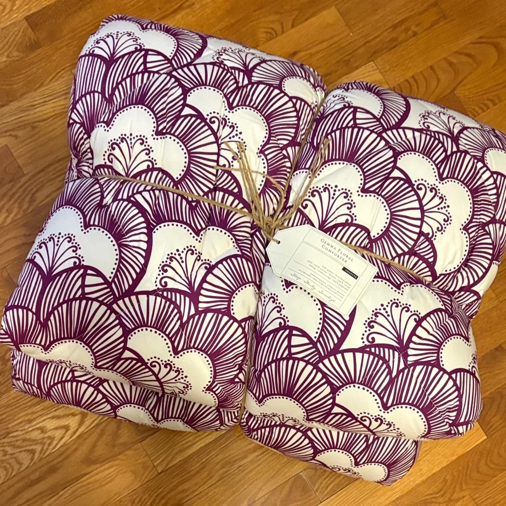 Pottery Barn Teen Purple and White Comforter